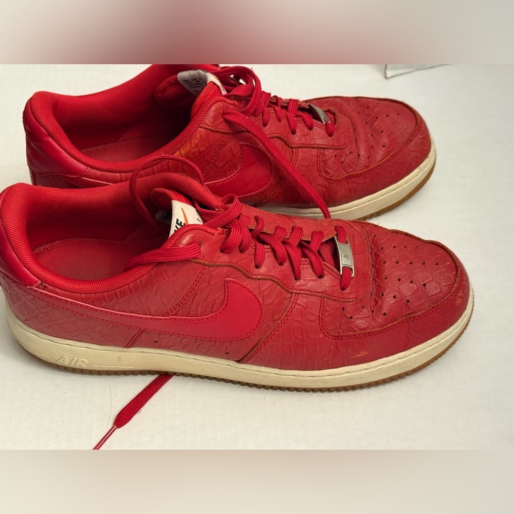 NIKE AIR FORCE 1 RED & WHITE CROC SKIN STYLE 718152-600 ATHLETIC SNEAKERS SHOES - Picture 2 of 12